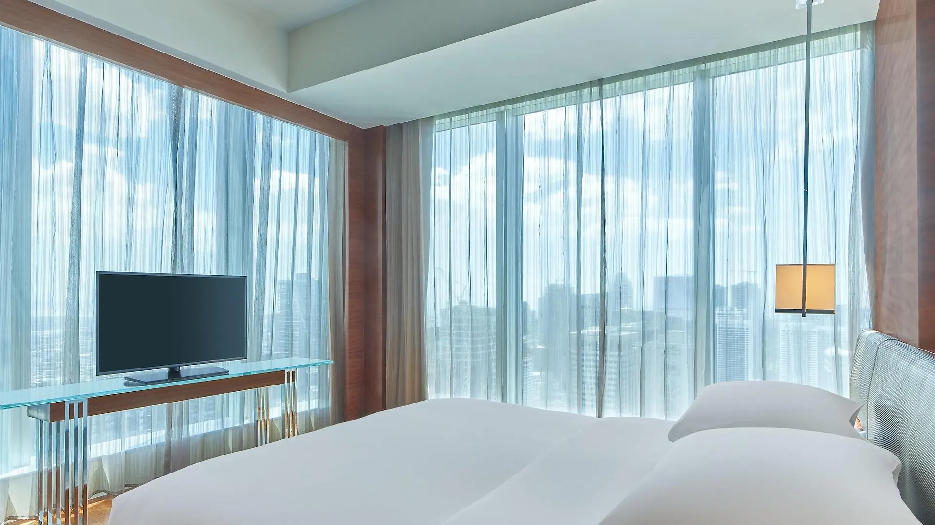 *****  Grand Hyatt Manila Hotel Taguig Philippines