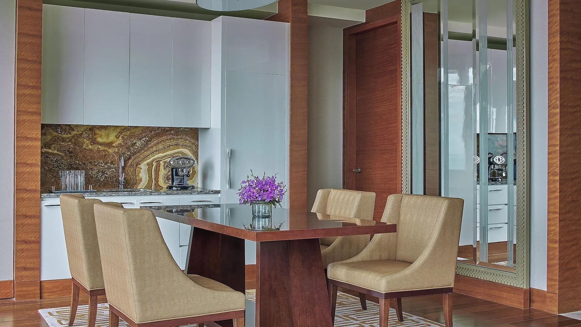 *****  Grand Hyatt Manila Hotel Taguig Philippines