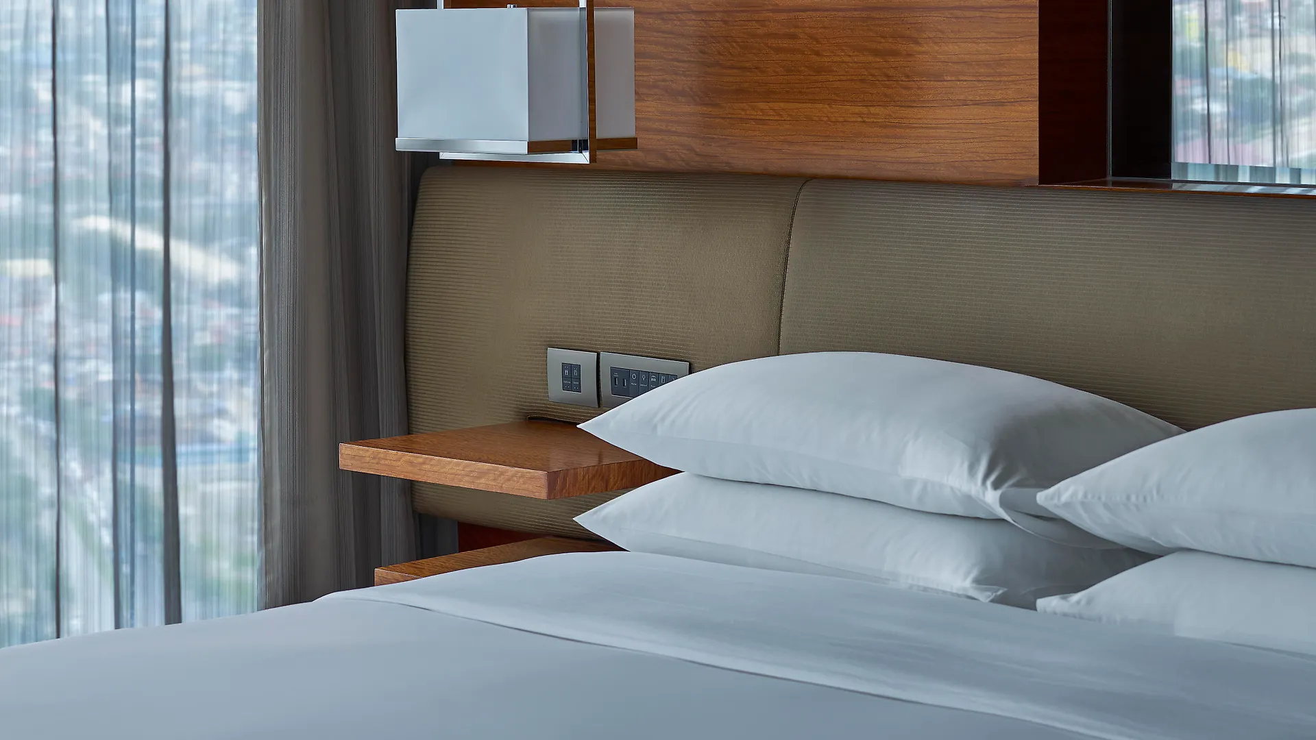 Grand Hyatt Manila Hotel Taguig