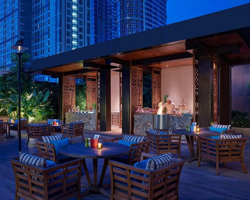 Grand Hyatt Manila Hotel Taguig 5*,