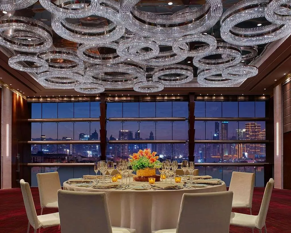 Grand Hyatt Manila Hotel Taguig 5*,