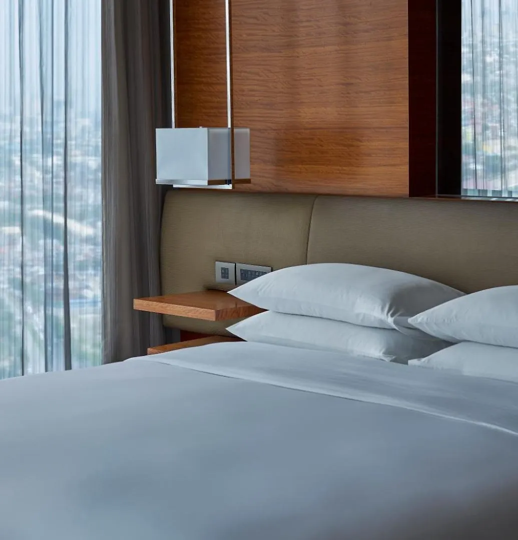 Grand Hyatt Manila Hotel Taguig