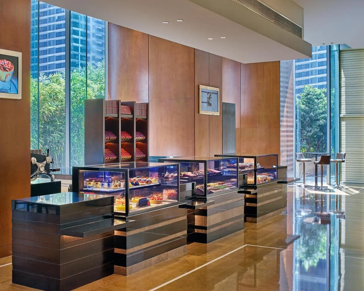 Grand Hyatt Manila Hotel Taguig